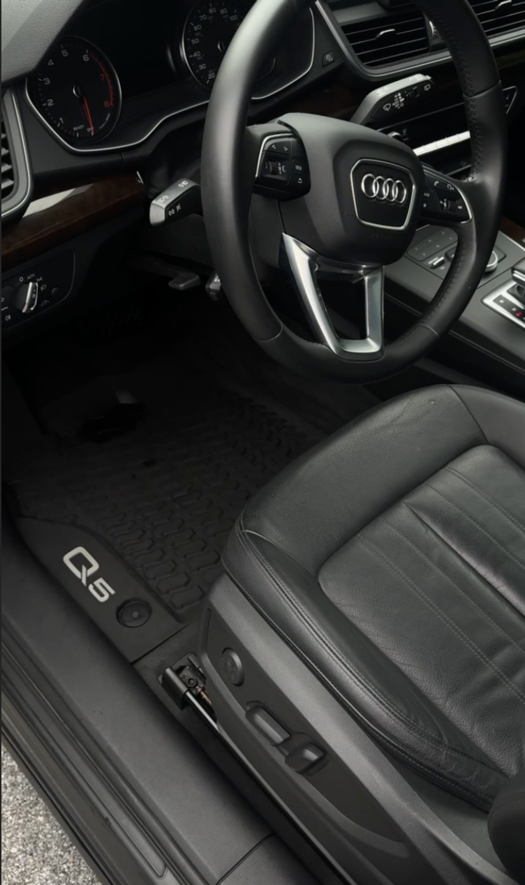 Deep interior vehicle cleaning